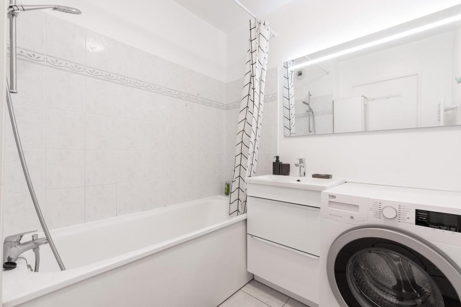 Beautiful Equipped Near Train Parking Appartement Rijsel